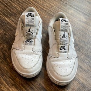 🔥 NIKE Air Jor­dan Ret Low Women’s 7.5 as seen on The Bachelor white